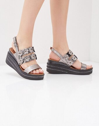 Превью изображения Босоножки pierre cardin Миниатюра фотографии Босоножки pierre cardin