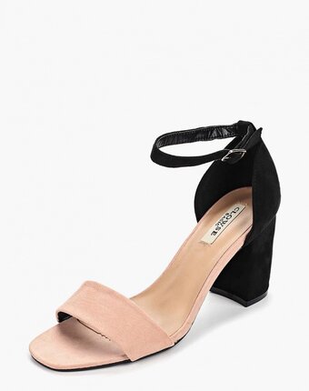 Миниатюра фотографии Босоножки clowse