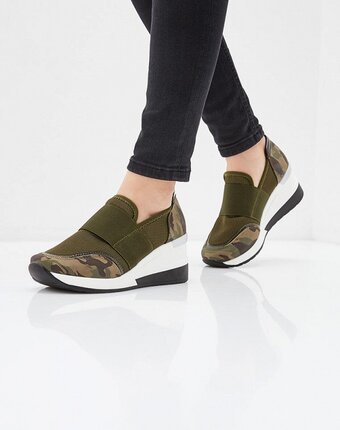 Миниатюра фотографии Кроссовки vh