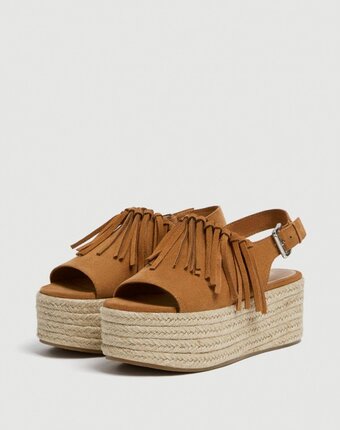 Миниатюра фотографии Босоножки pull&bear