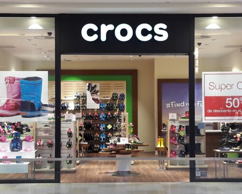 Фотография обувного магазина Crocs