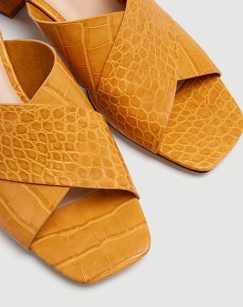 Миниатюра фотографии Босоножки pull&bear