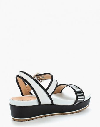 Миниатюра фотографии Сандалии chezoliny