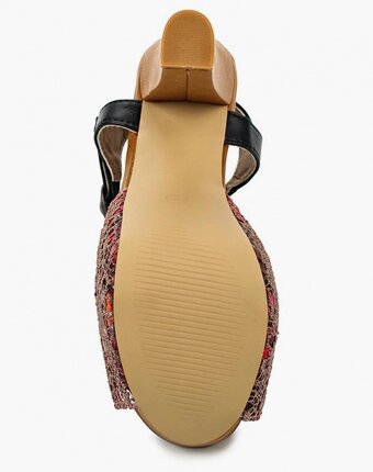 Миниатюра фотографии Босоножки benini