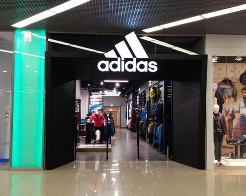 Фотография обувного магазина Adidas