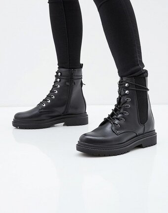 Миниатюра фотографии Ботинки bata