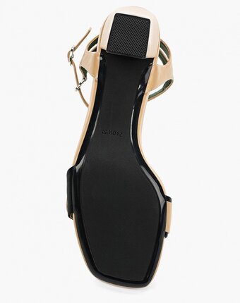 Миниатюра фотографии Босоножки chezoliny