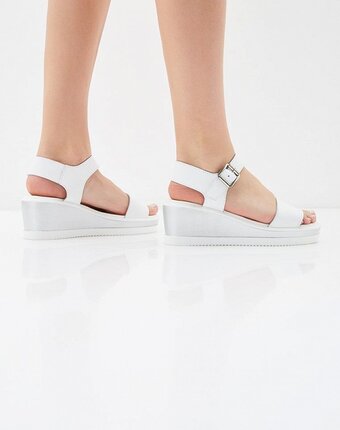 Миниатюра фотографии Босоножки zenden comfort