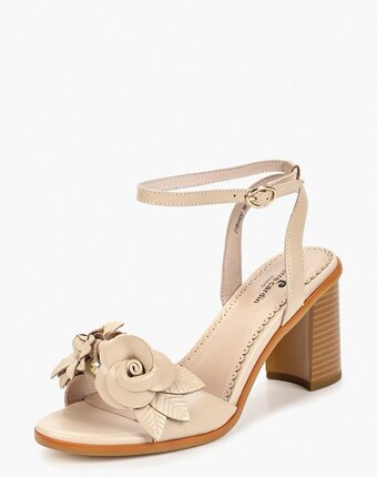 Миниатюра фотографии Босоножки pierre cardin