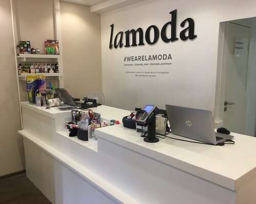 Фотография обувного магазина  Lamoda