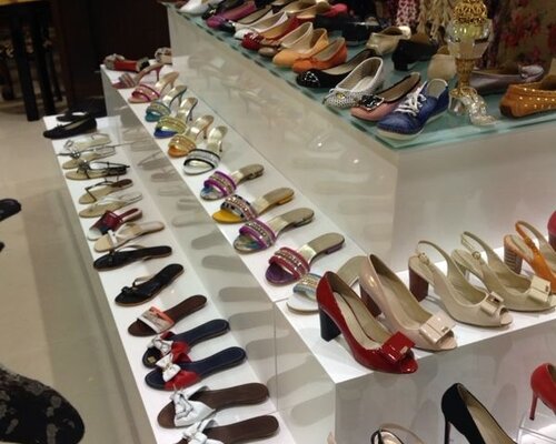 Фотография обувного магазина like shop