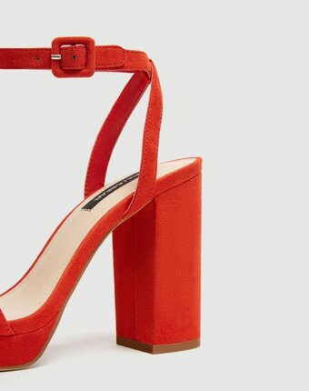 Миниатюра фотографии Босоножки pull&bear