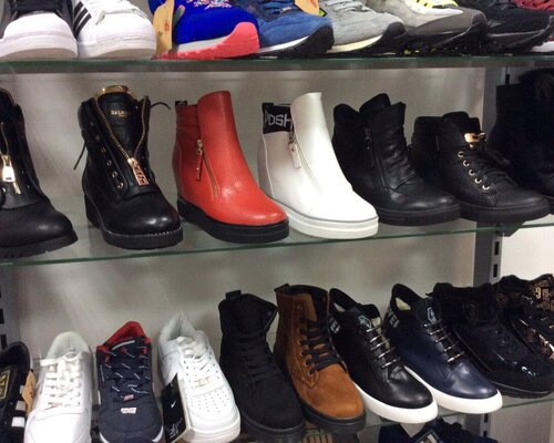 Фотография обувного магазина Stradivarius