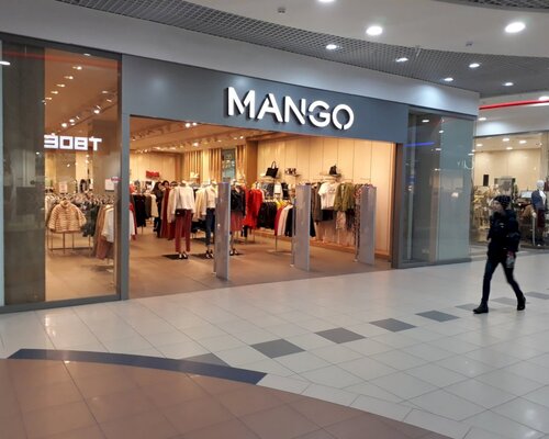 Фотография обувного магазина MANGO