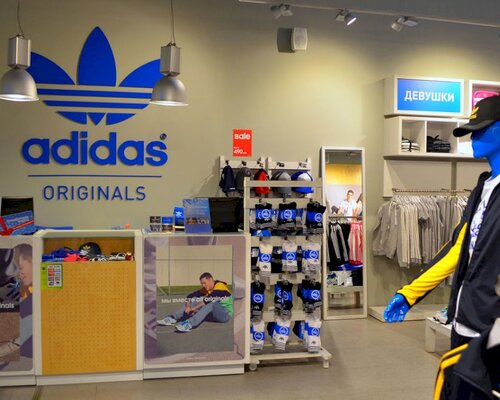 Фотография обувного магазина Adidas
