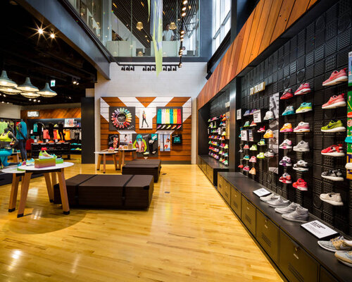 Фотография обувного магазина Nike