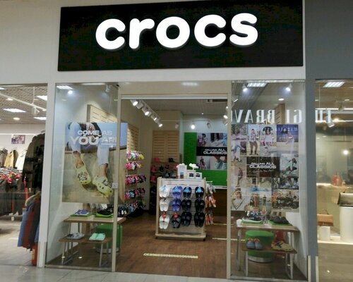 Фотография обувного магазина Crocs