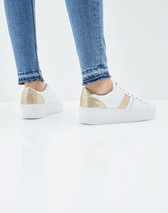 Миниатюра фотографии Кеды guess