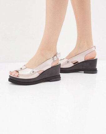 Миниатюра фотографии Босоножки clovis