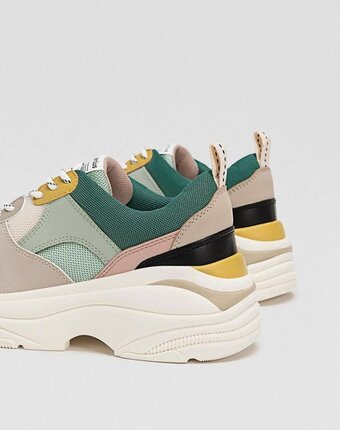 Миниатюра фотографии Кроссовки stradivarius