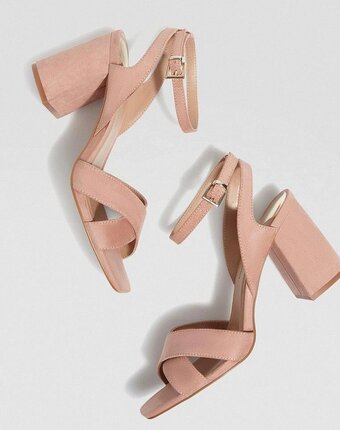 Миниатюра фотографии Босоножки stradivarius